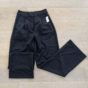 Black Old Navy High Waisted Pleated Taylor Trouser Wide Leg Pants - never worn!